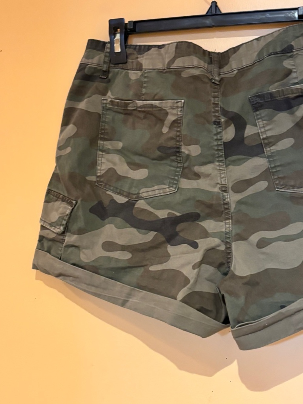 Time and Tru Camo Cargo Shorts Size 18 - Picture 2 of 6